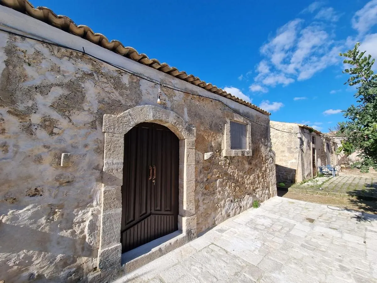 Il Casale Suite&Rooms Burgio  Burgio (Siracusa)
